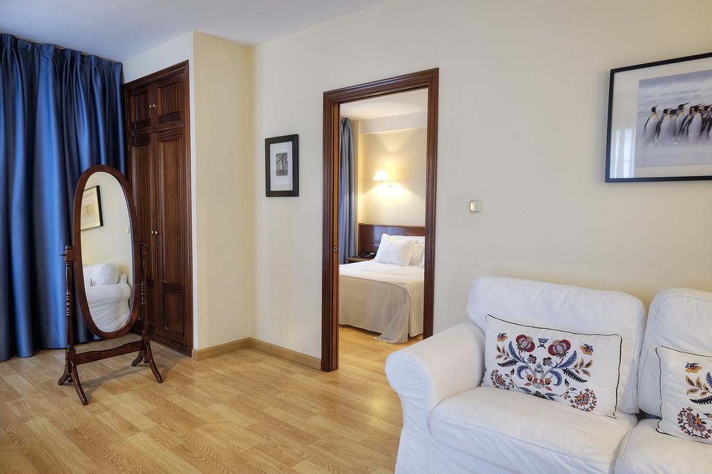 Hotel Y Apartamentos Arias 나비아 외부 사진