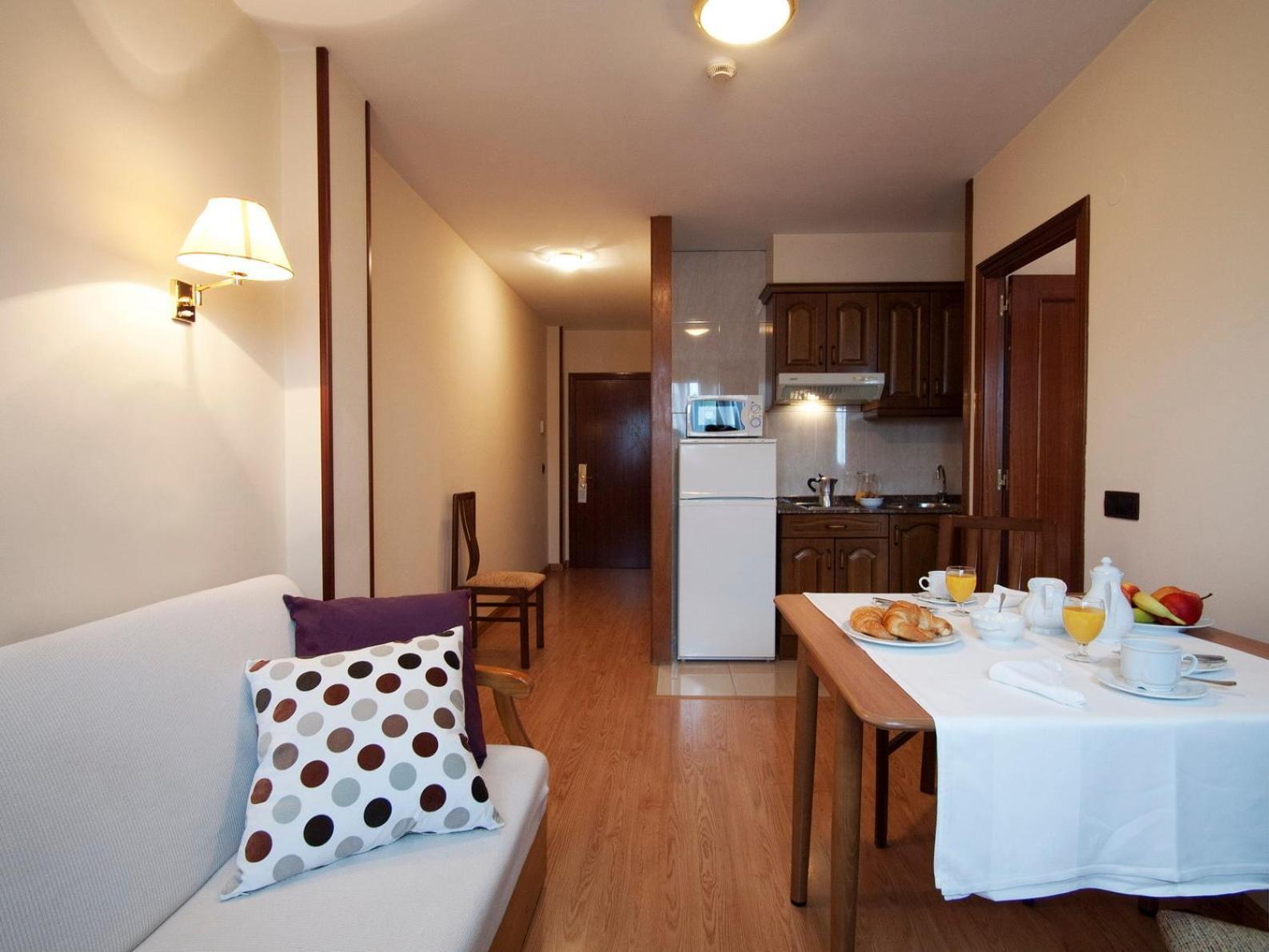 Hotel Y Apartamentos Arias 나비아 외부 사진