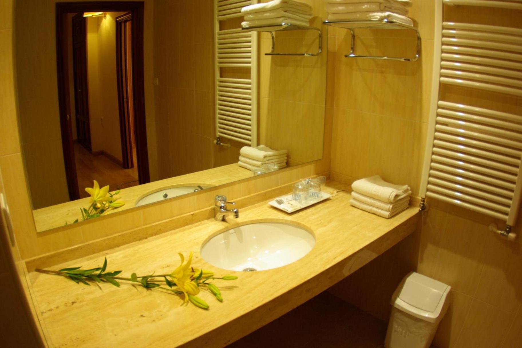 Hotel Y Apartamentos Arias 나비아 외부 사진