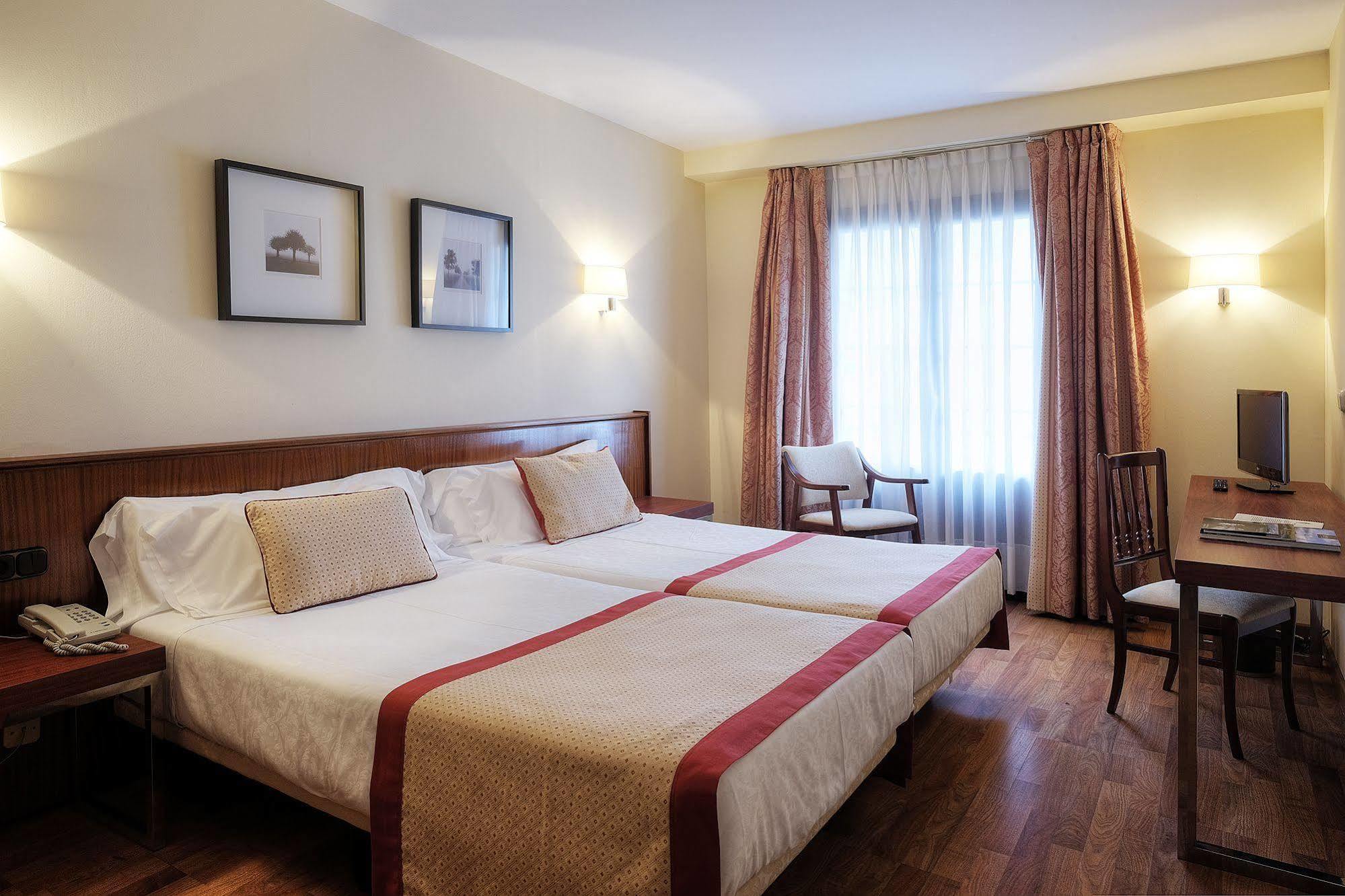 Hotel Y Apartamentos Arias 나비아 외부 사진
