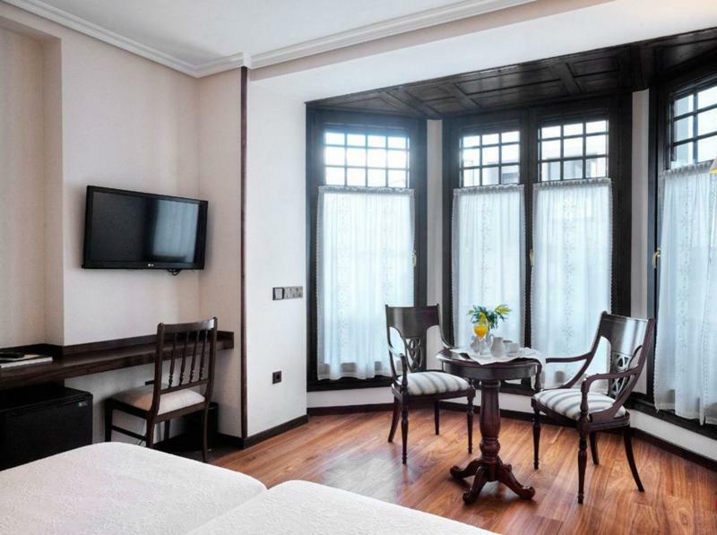 Hotel Y Apartamentos Arias 나비아 외부 사진